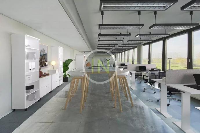 Spacious offices at the Cloche d'or