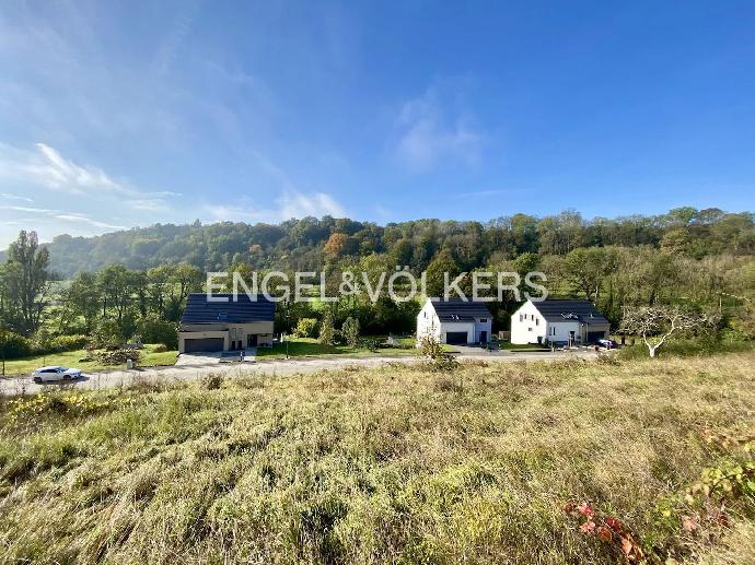 9a00ca großes Baugrundstück in Gostingen